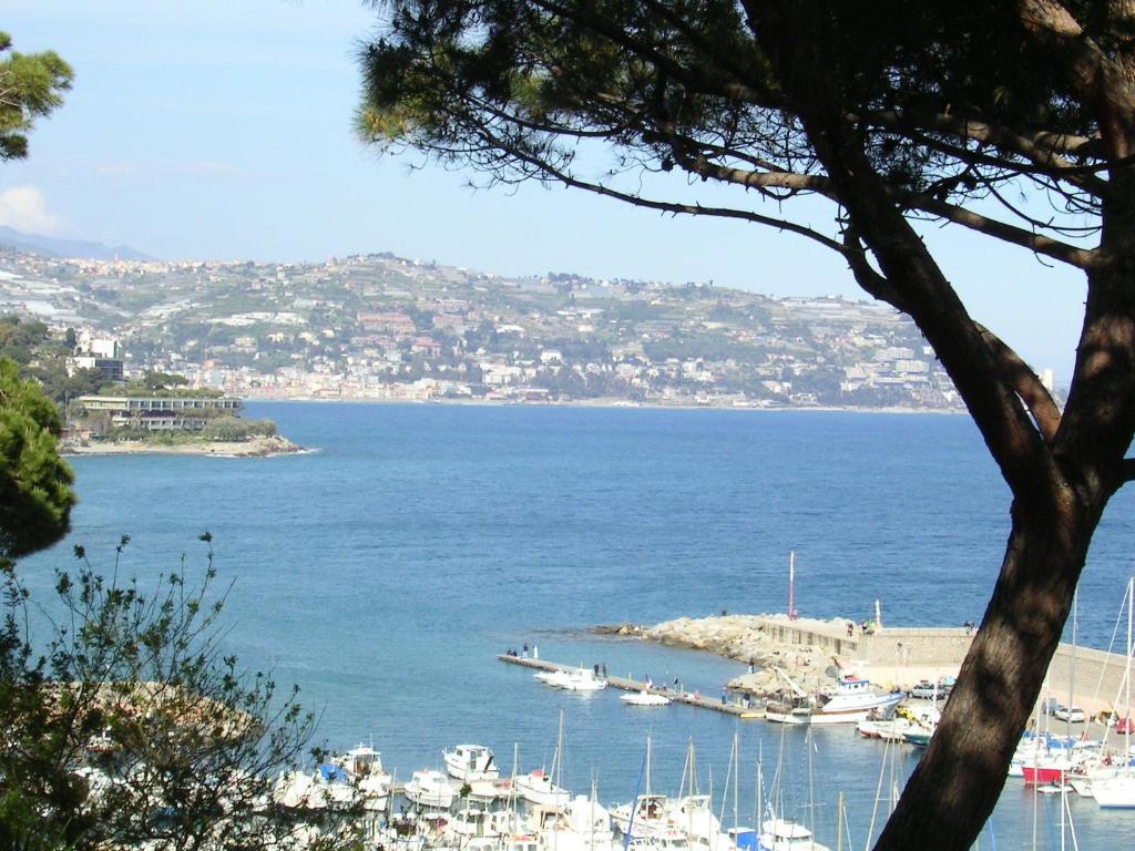 Hotel Duarte Bordighera Buitenkant foto