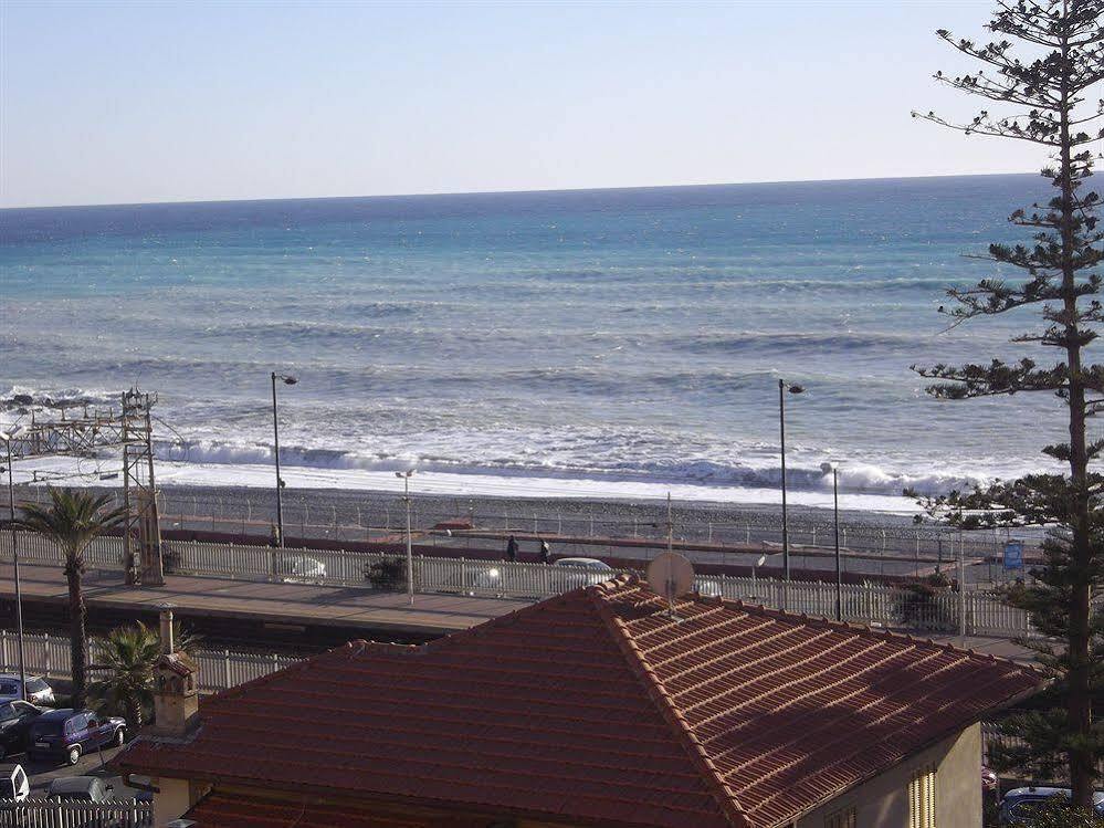 Hotel Duarte Bordighera Buitenkant foto